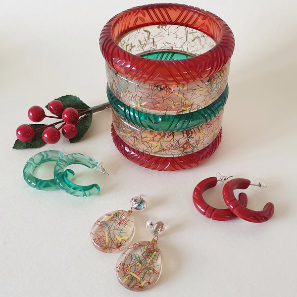 Bow and Crossbones Billie Lucite Confetti Bracelet- Tinsel Mai Tai