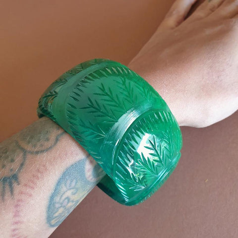 Bow and Crossbones Chunky Carved Cactus Bangle